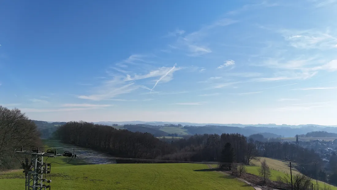 Bornen in Kürten-Olpe im Frühling, Luftaufnahme