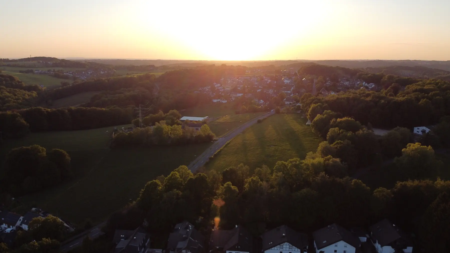 Sonnenuntergang über Kürten im Bergischen Land, Luftaufnahme