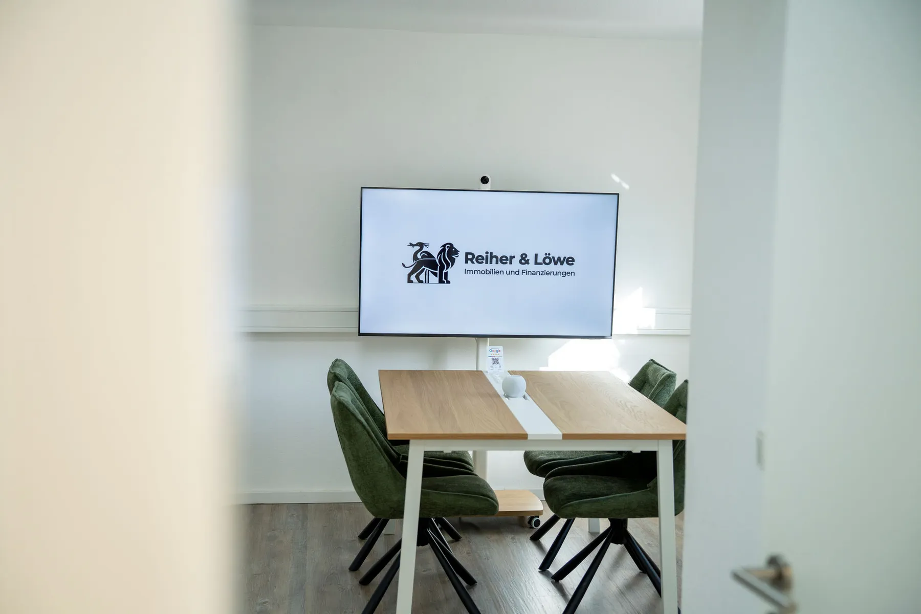 Besprechungsraum im Büro von Reiher & Löwe in Kürten