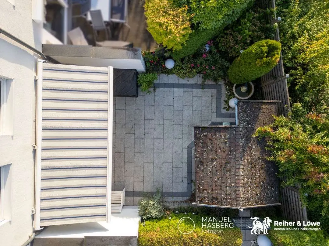 Terrasse und Garten von oben